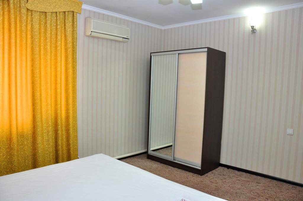 Tourasia Hotel Bishkek Exterior photo